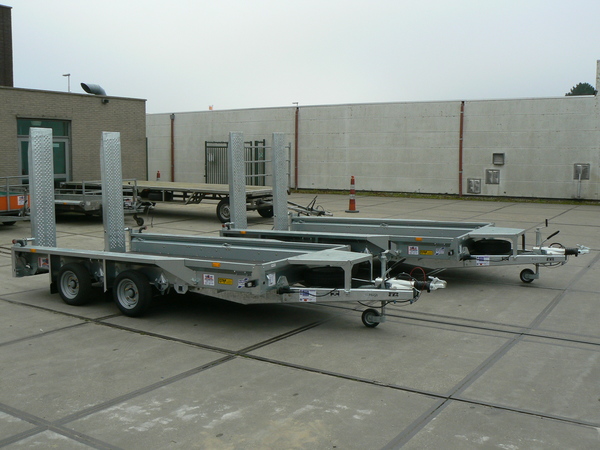 Machine transporter | 365 x 184 cm