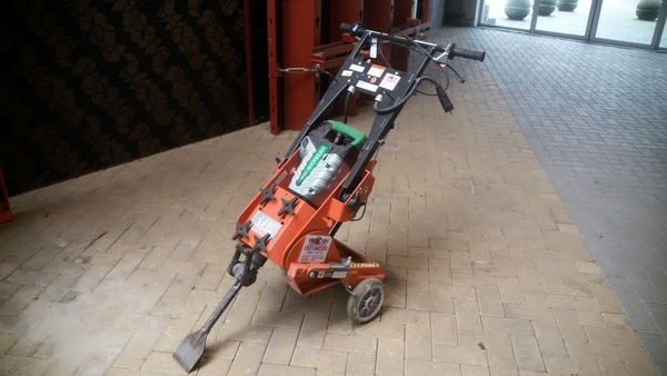 Vloerstripmachine | 230V | Inclusief breekhamer