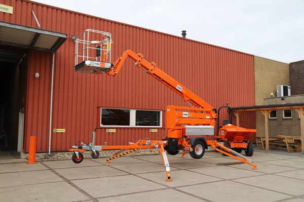 Knik-telescoop hoogwerker | 16,8 meter | Aanhanger | Accu 
